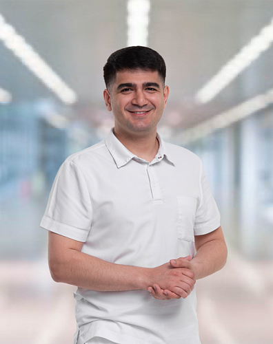 Фото - врач-стоматолог ортопед, Мустафаев Ровшан Таджиевич
